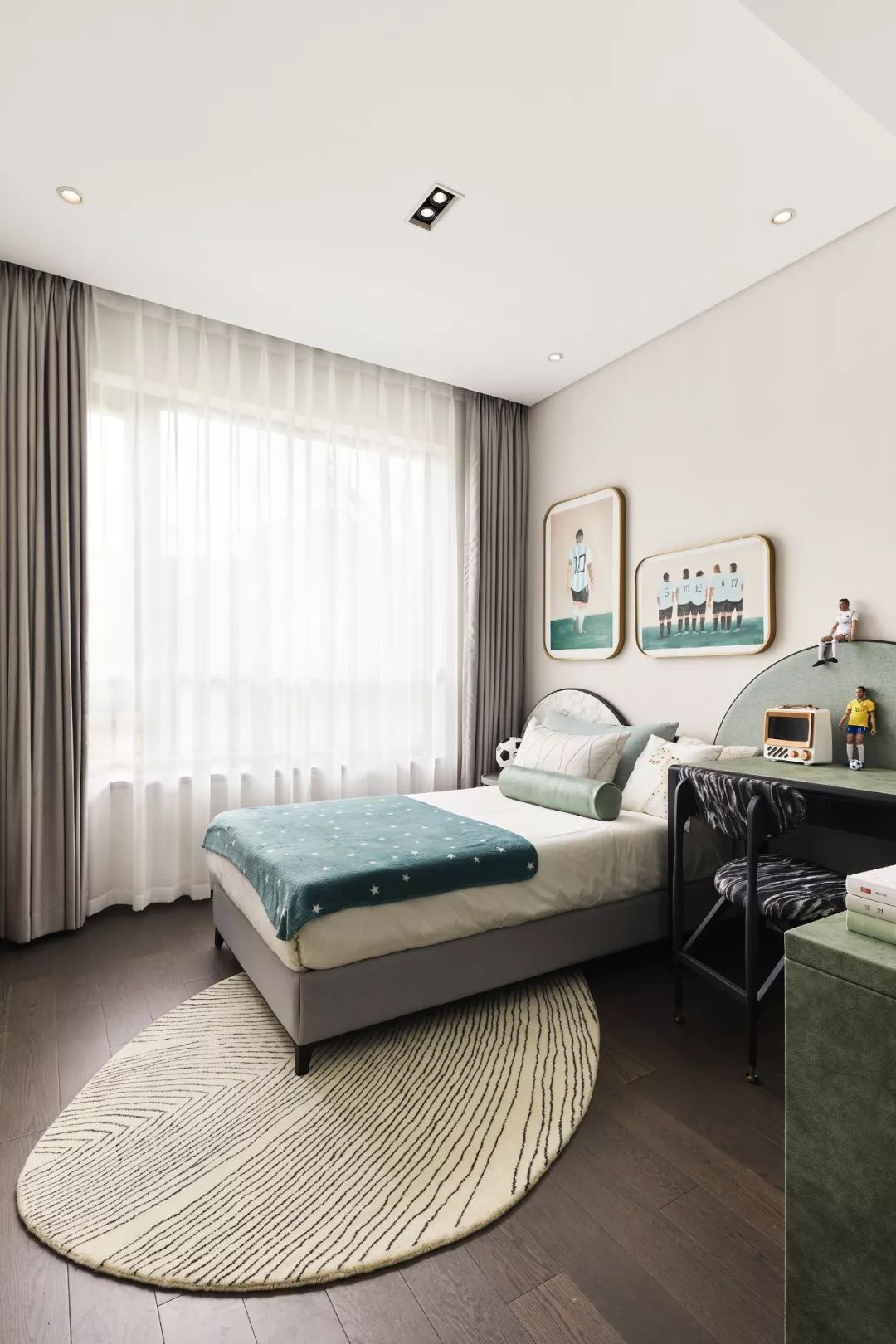 低调平实的叙事向度，于日常生活拾趣