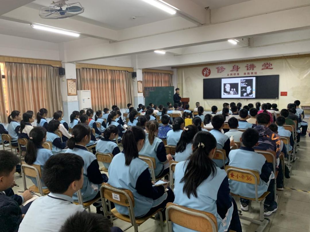 怎么克服内心恐惧症和自卑心理,自卑心理该怎么样改善