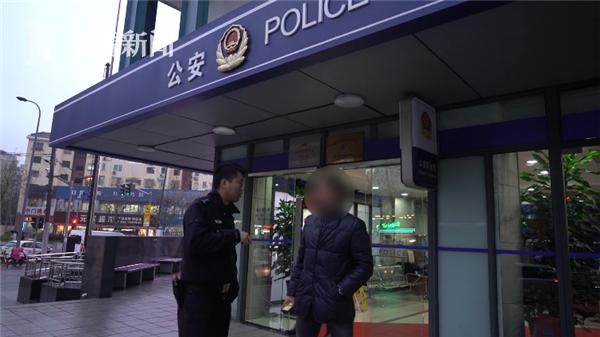 足球运动员家里进小偷,足球球员家里被抢劫