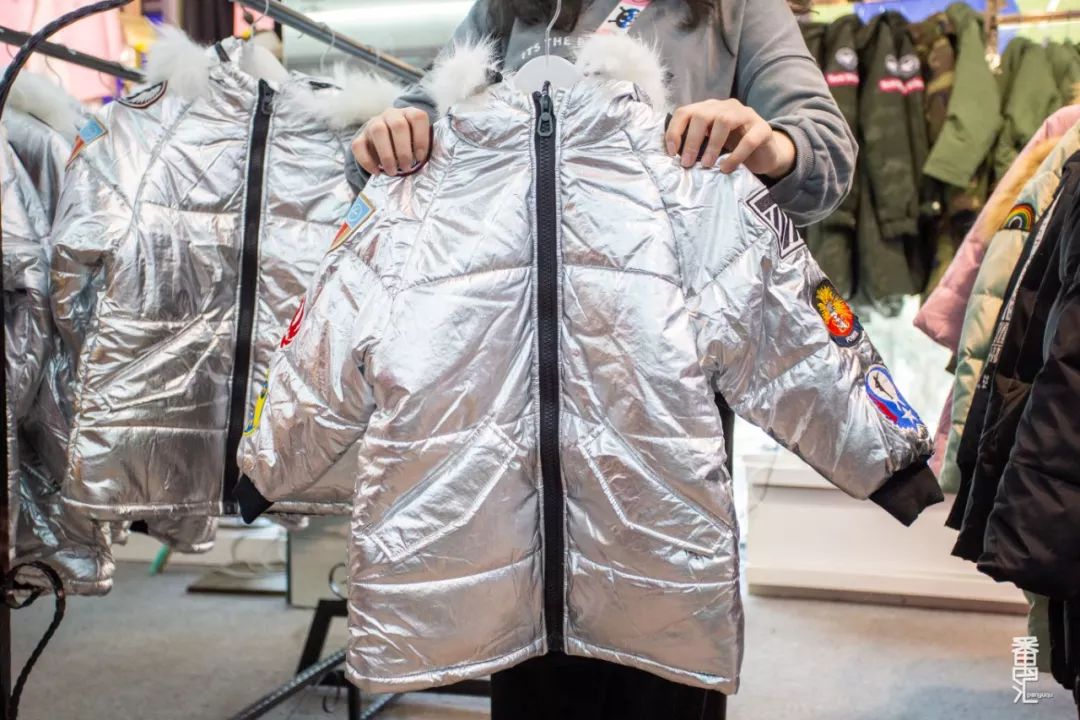 南村工厂特卖店,广州番禺南村特卖场服装