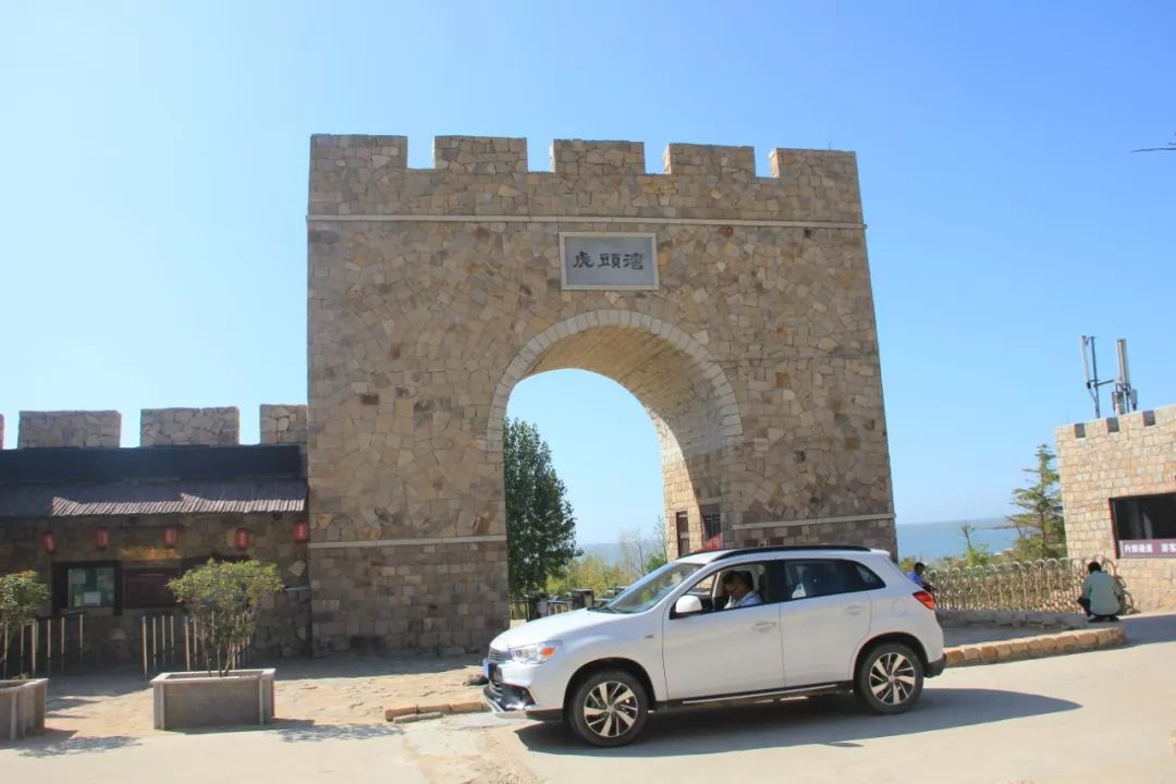 车主买了三菱劲炫，表示物有所值！操控良好的手动挡，外观前卫有格调，内饰被吐槽都不是大事儿