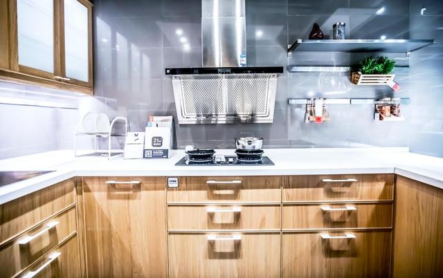 吸油烟机怎么清洗妙招,擦油烟机怎么擦油腻腻的