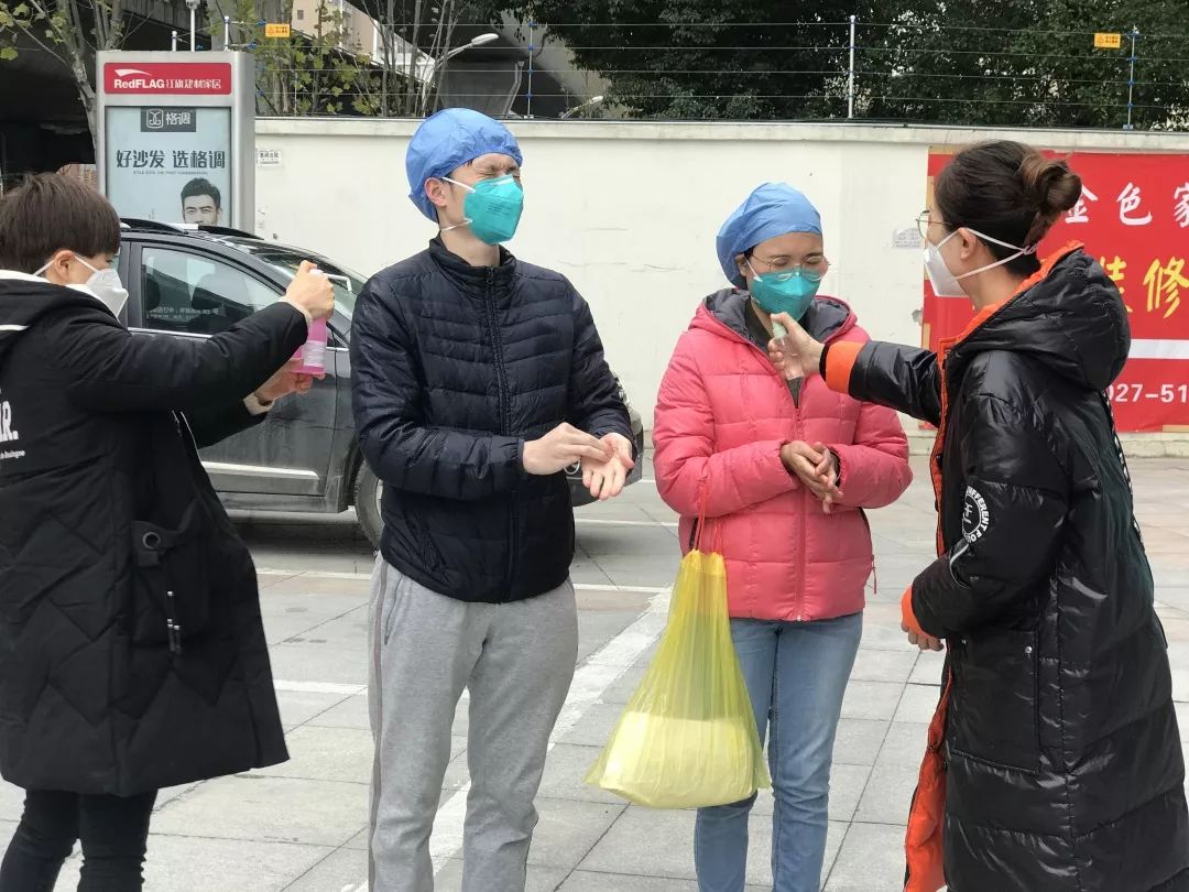 武汉重症医生人数,医护人员重症患者