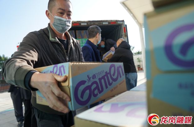 疫情期间的感动瞬间视频,深圳疫情暖心画面