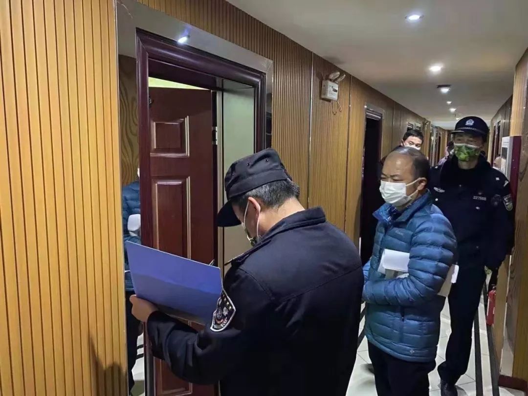 联防联控众志成城筑牢抗疫防线 (众志成城战疫情联防联控保平安)