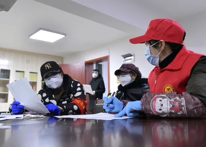 我现在就在中国，那些歪曲中国疫情的听我说