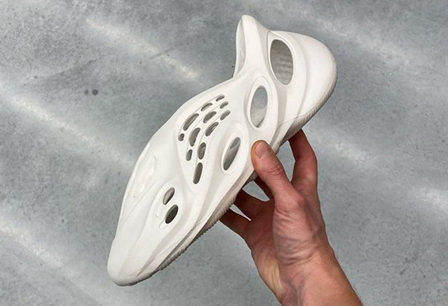 yeezy洞洞鞋纯原,yeezy洞洞鞋出了几款