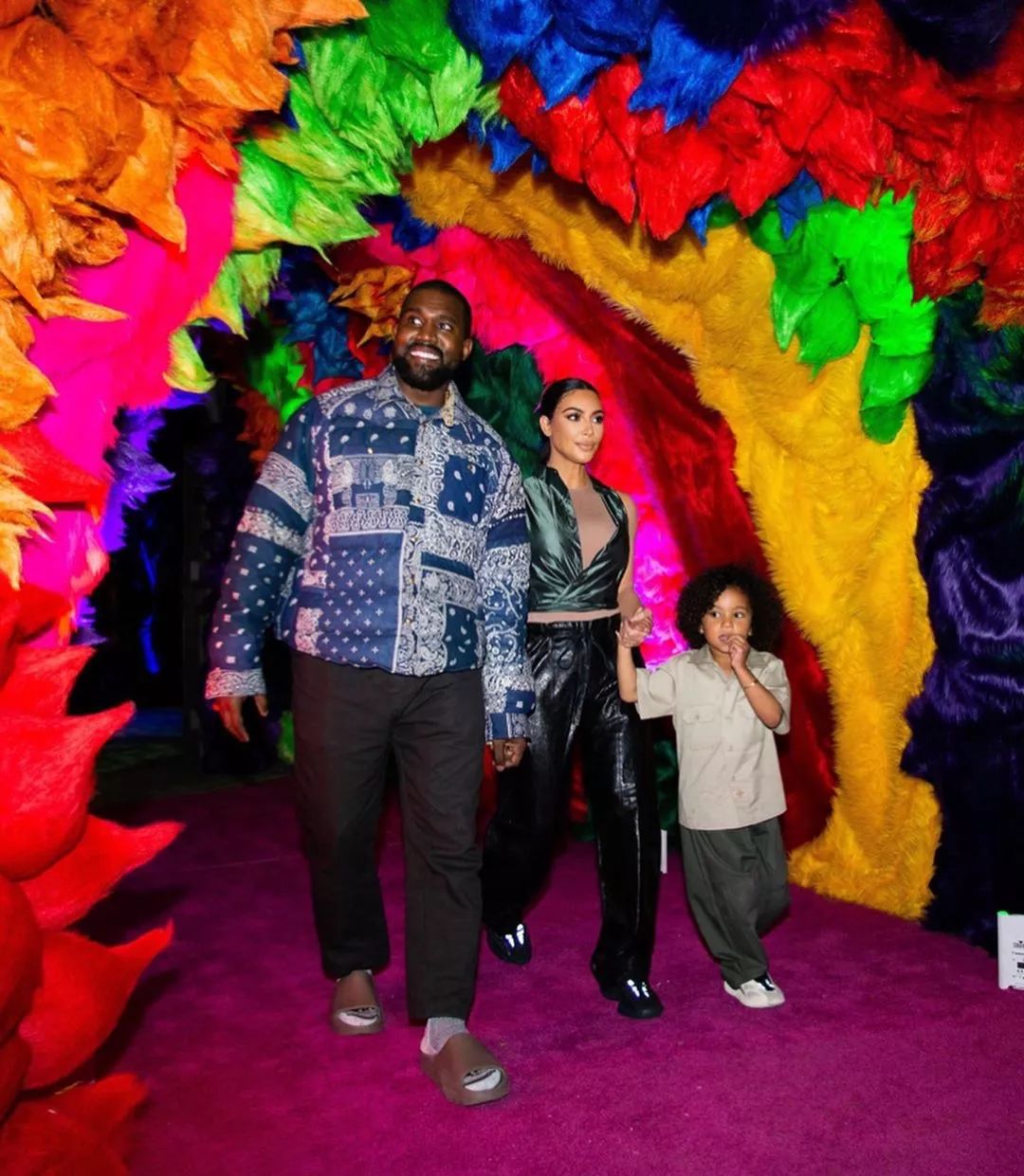 球鞋推荐yeezy350满天星,二手球鞋yeezy350黄斑马