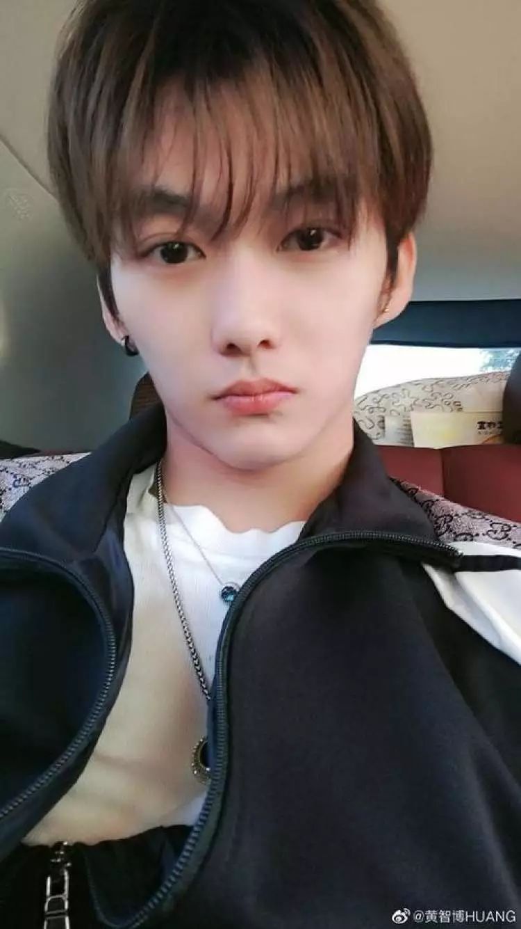 练习生卖口罩被刑拘,十八线小艺人被骗