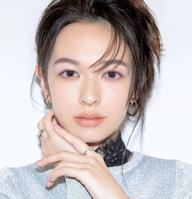 手把手教你打造仙美森系新娘造型,森绘梨佳仿妆教程