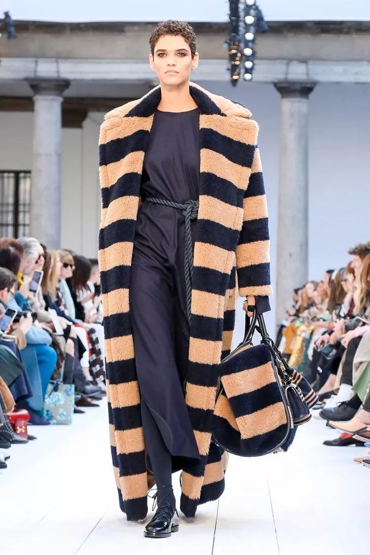 maxmara大衣,maxmara经典款大衣