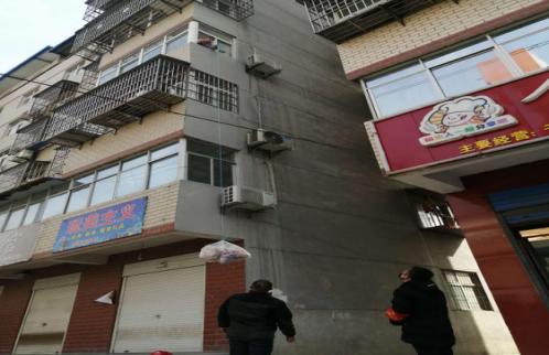 疫情防控一线闪耀志愿红,疫情防控志愿服务闪耀青春力量