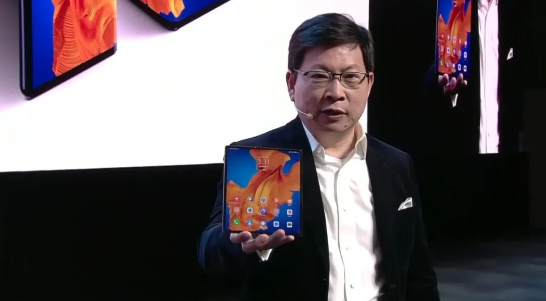 华为matexs折叠屏手机上手,华为matexs折叠屏和苹果11pro