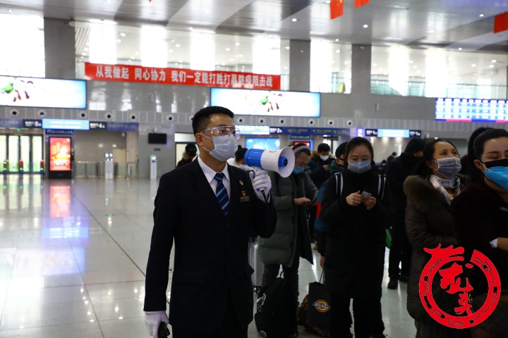 哈铁恢复增开48列动车组列车,哈铁增运能保旅客雪中出行