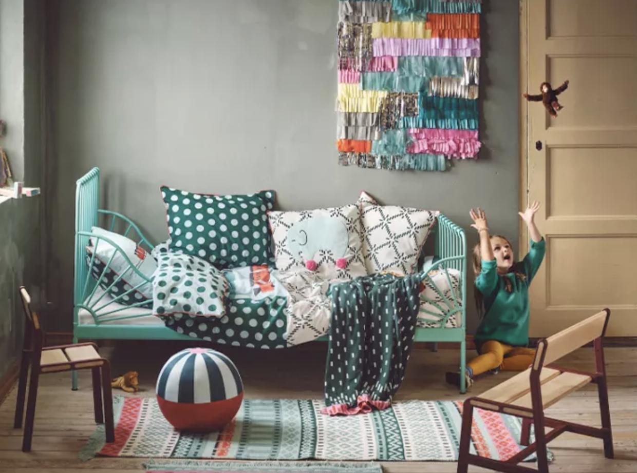 春天的钱包蠢蠢欲动了!爱马仕口红、太平鸟古装、匡威樱花鞋……