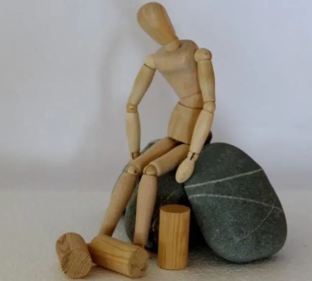 又是“不宁腿”惹的祸