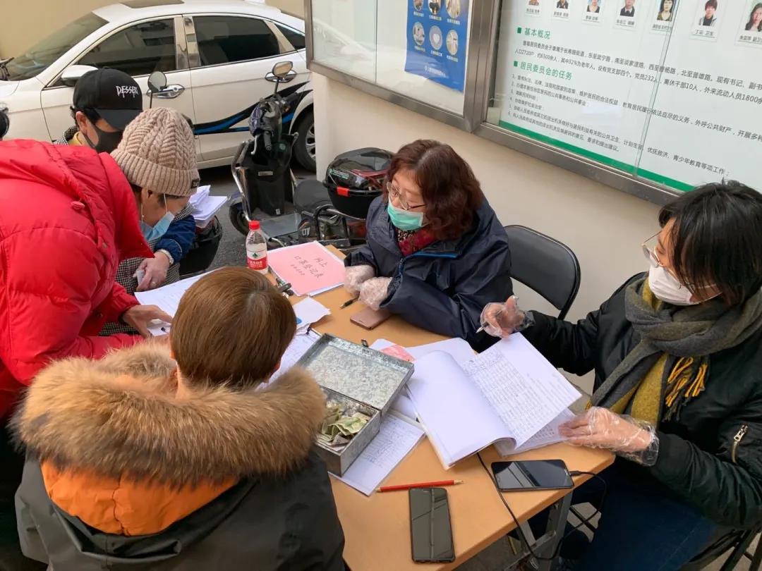 打好人民战“疫”上海80后“小巷总理”的“三种*器武**”