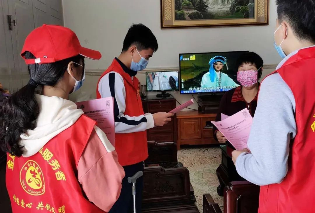 中美两位00后的驰援双城记：跨越山海的付出背后，正是教育存在的价值