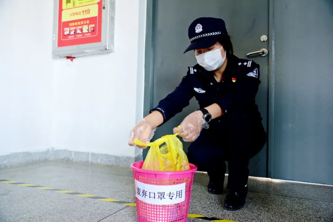 战疫里的力量,战疫前线他们用身躯筑牢防控防线