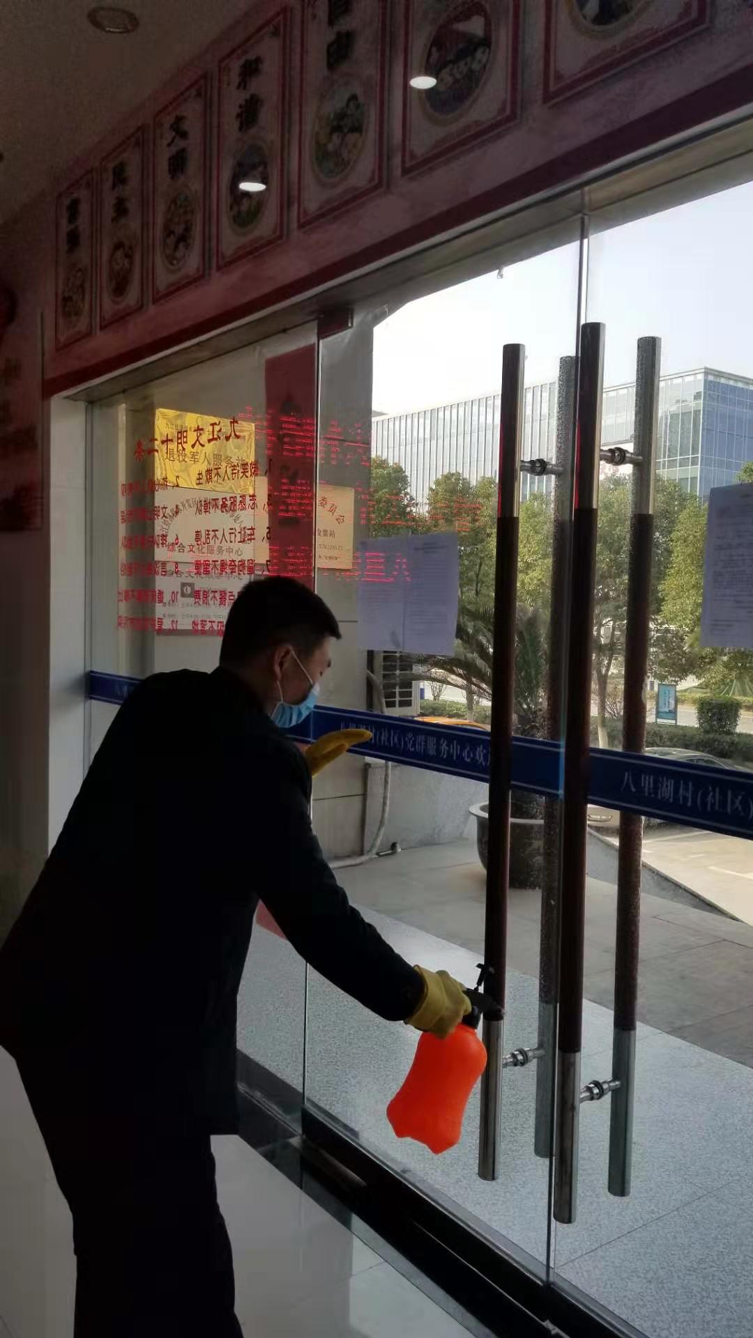 七里湖街道八里湖社区：“四员”黄俊，心系疫情工作“排万难”