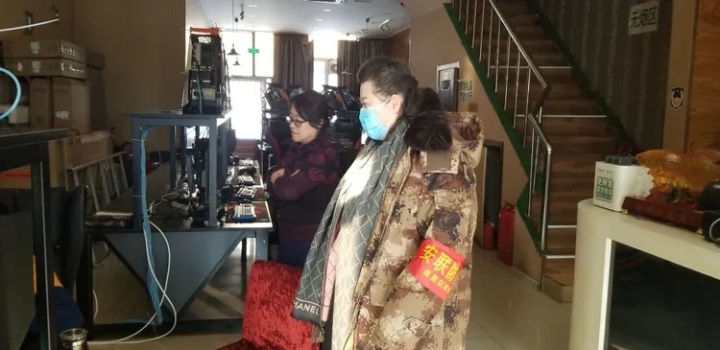 漫步巴黎社区书记郭瑞：最美孕妈50天“超长待机”防疫