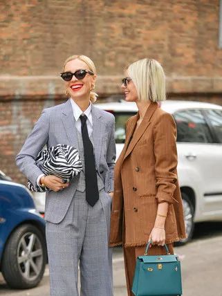 恢复通勤后，报复性连穿一个月西装