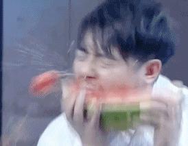 浼犺涓殑杩愬姩瑙嗛,澶氫汉鍥綋杩愬姩