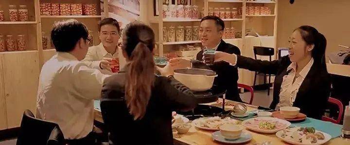 日本人为了吃饭设计的神器,为了方便自己吃饭做了一个机器