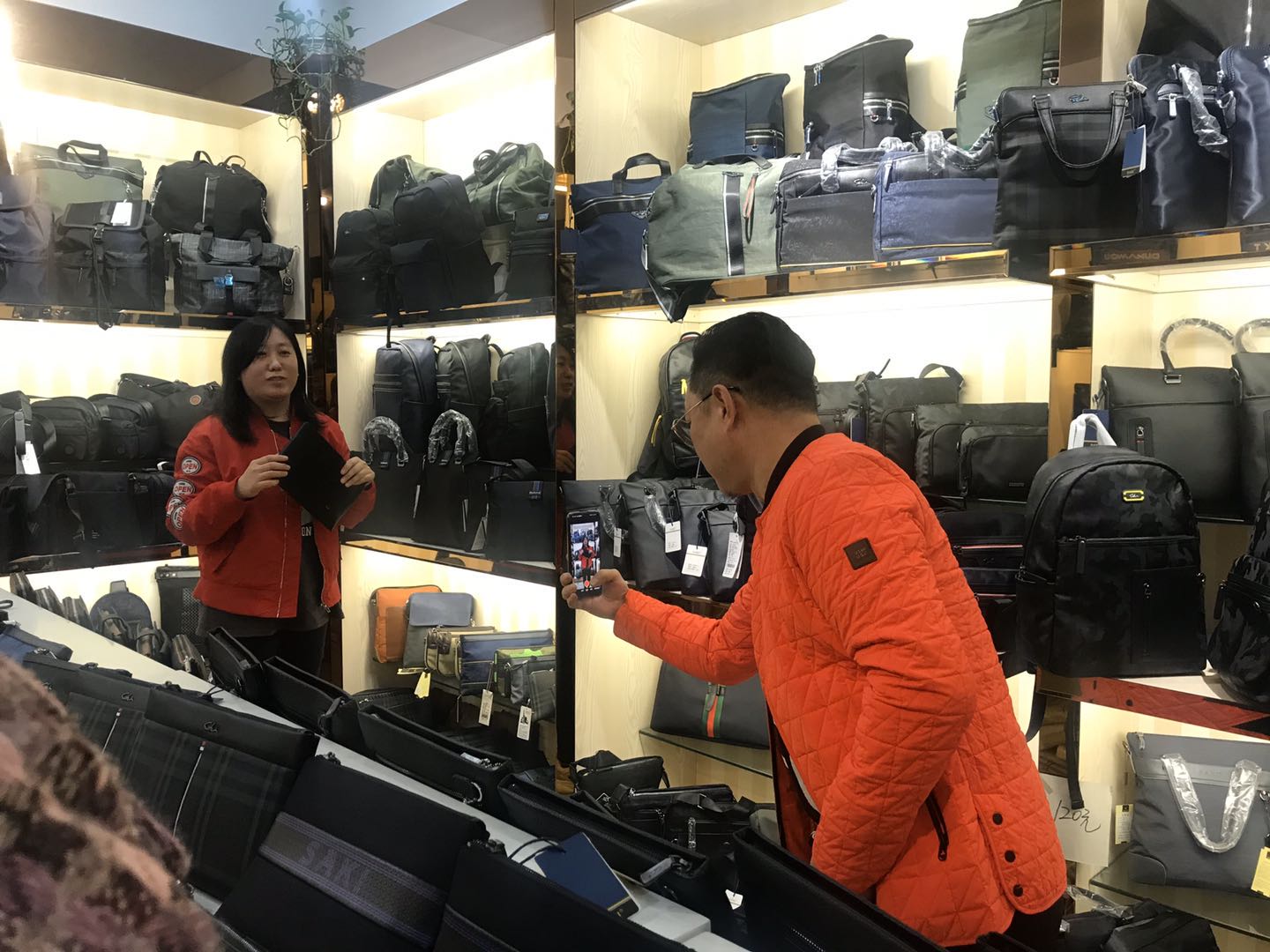 线上线下鞋子两条生产线吗,南台箱包市场前景