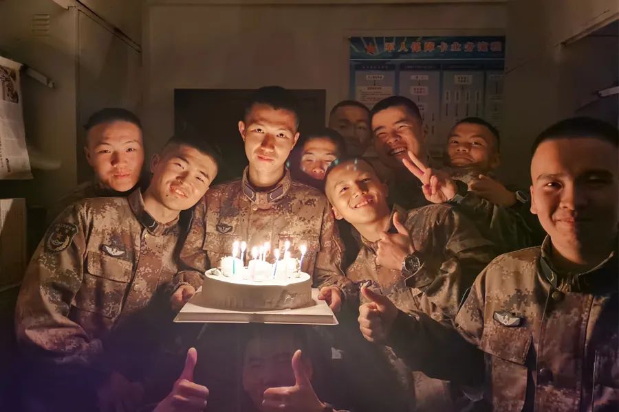 前线夜读|新兵连的迷彩记忆