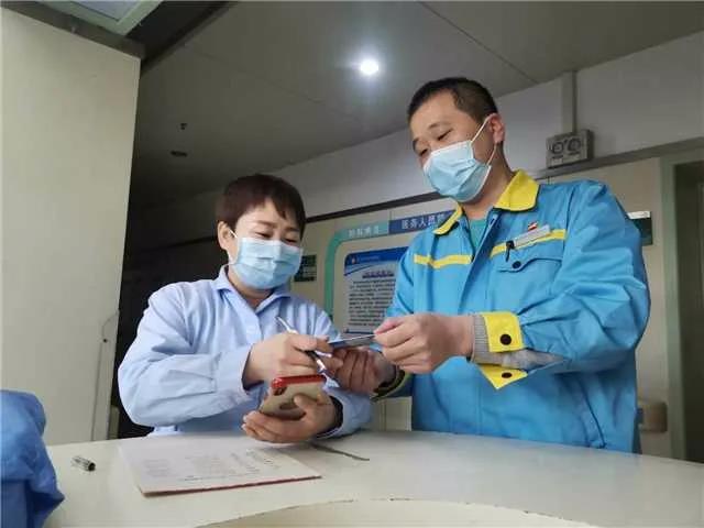 为白衣天使点赞白衣天使加油,中石油为白衣天使加油