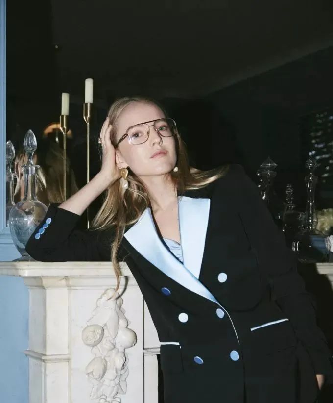 今年一定要给自己买一对红色耳环,耳环买什么材质的好