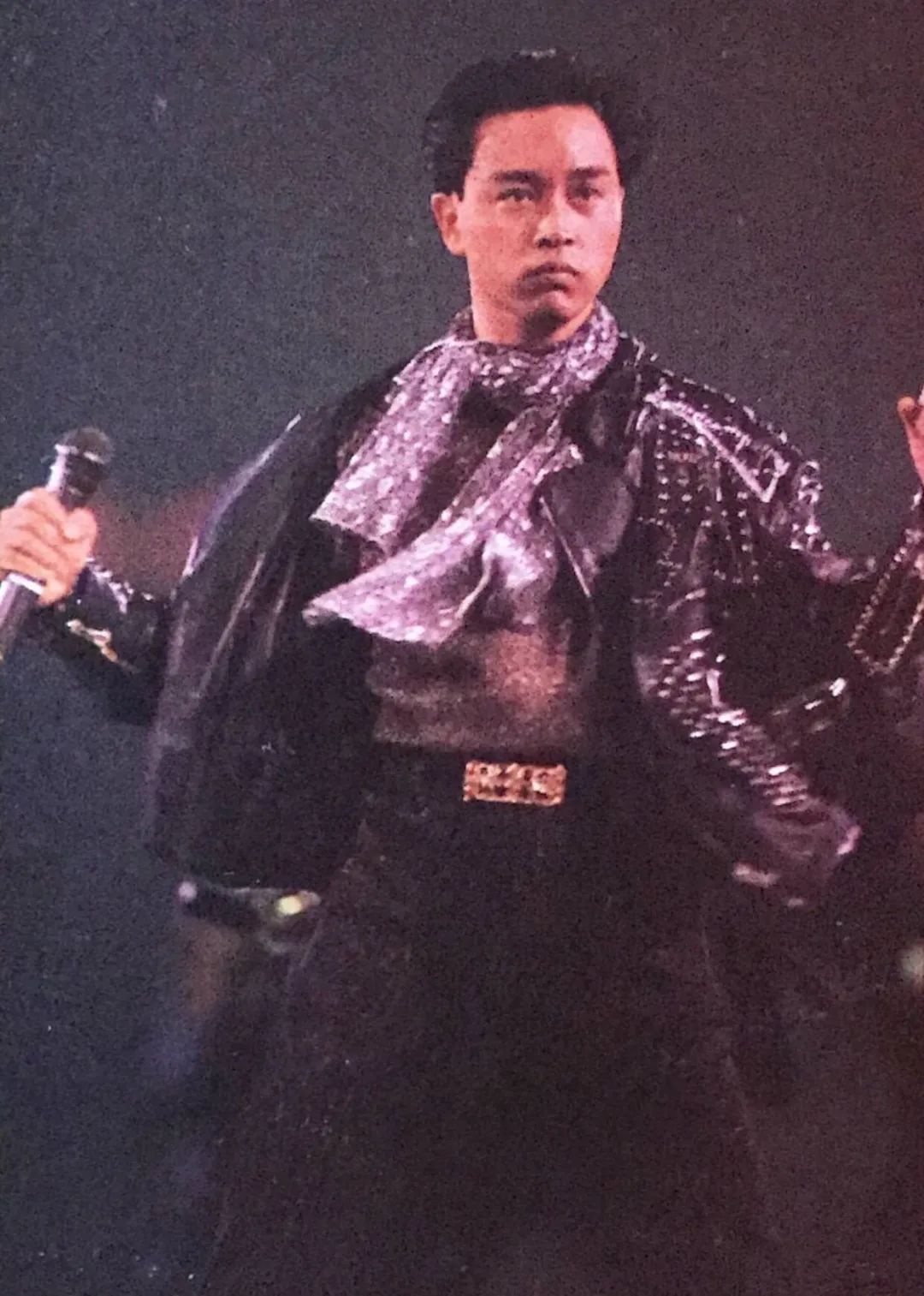 绝代风华的“哥哥”，他的衣品更应被记住