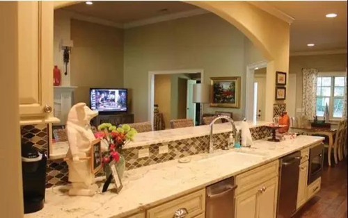 案例丨RTI助力家庭简化控制流程，打造家庭影院和全屋音响系统