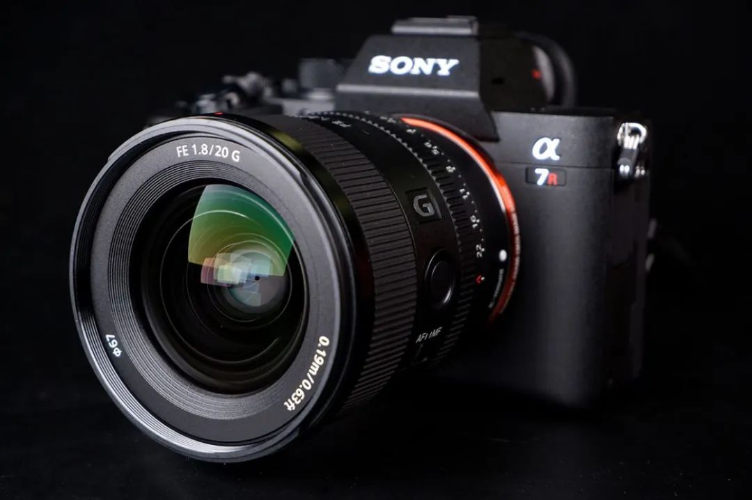 索尼fe20mmf1.8g超广角镜头,索尼fe35mmf1.4gm镜头测评