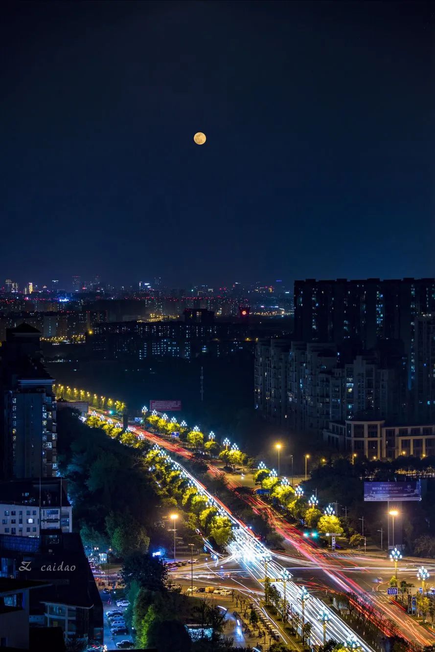 今晚的超级月亮各地都能看到吗,超级月亮今晚还会有吗