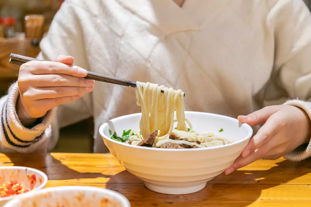 除了一碗米粉长沙人还怎么吃早餐,长沙人的早餐从吃第一碗粉开始