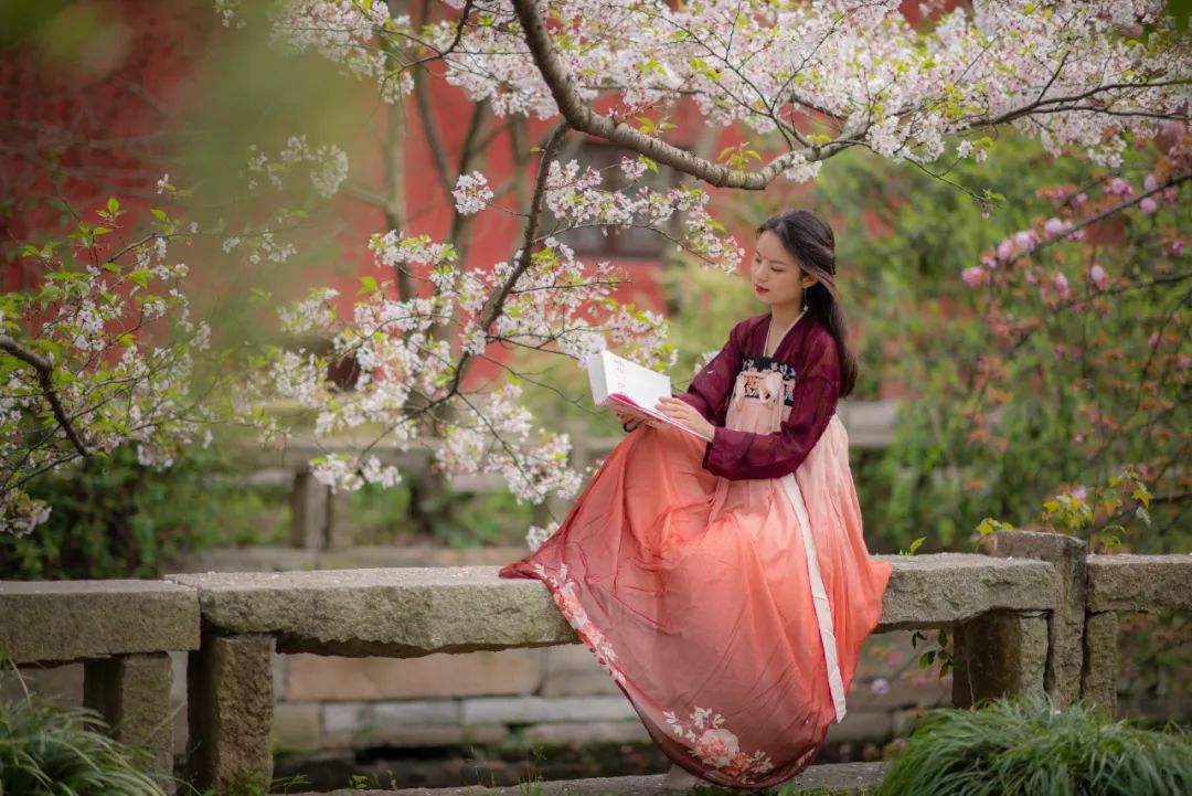 唐诗三百首马未都亲笔推荐版,马未都讲透唐诗和唐诗三百首区别