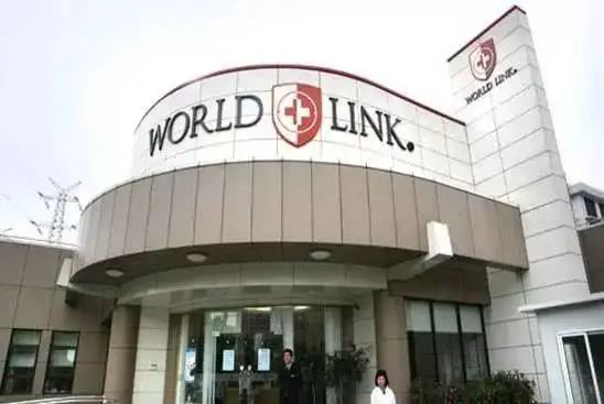 上海太魔幻！最高一套8000万，戴口罩排队抢豪宅，竟然打起来了！贫穷又限制了我的想象