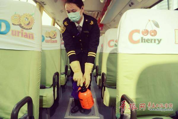 青岛高三学生乘车,青岛大鼻子校车