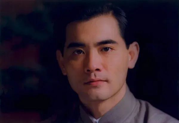 张爱玲的红玫瑰与白玫瑰经典语录,红玫瑰与白玫瑰张爱玲讲的是啥