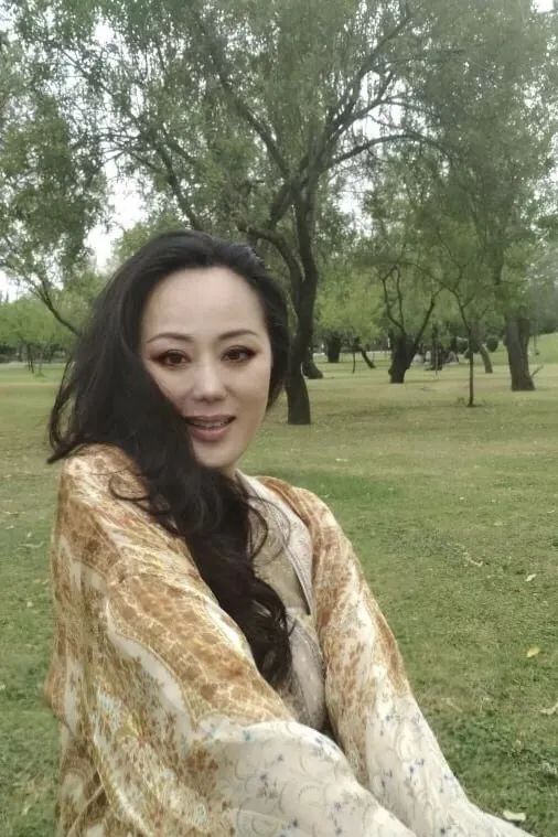 4岁逛连卡佛，13岁成香奈儿常客，她才是初代白富美