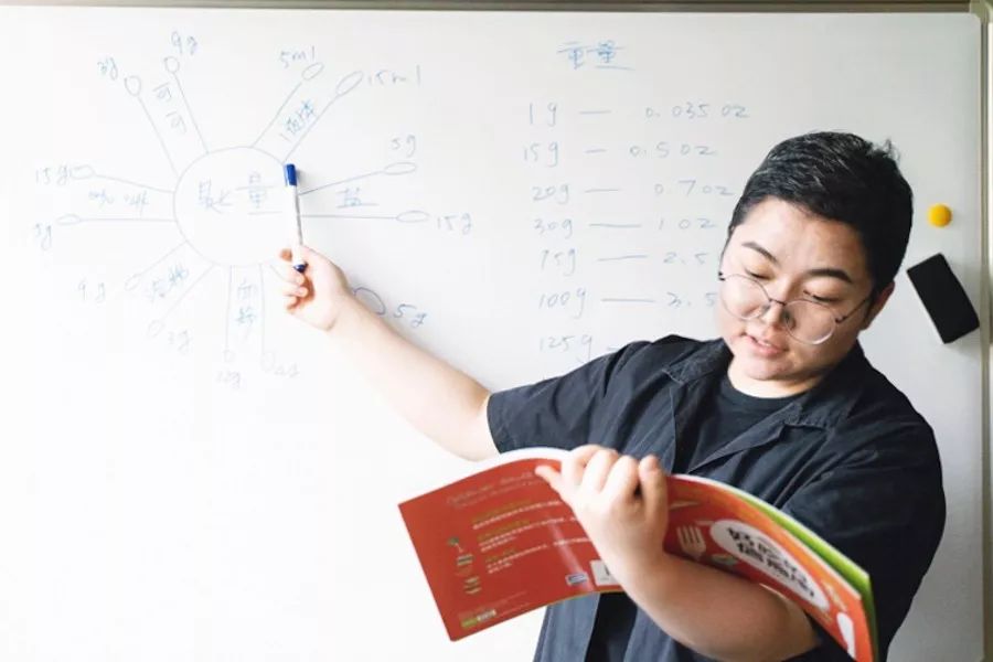 梧桐毛毛和杨絮,梧桐毛絮满天飞找谁