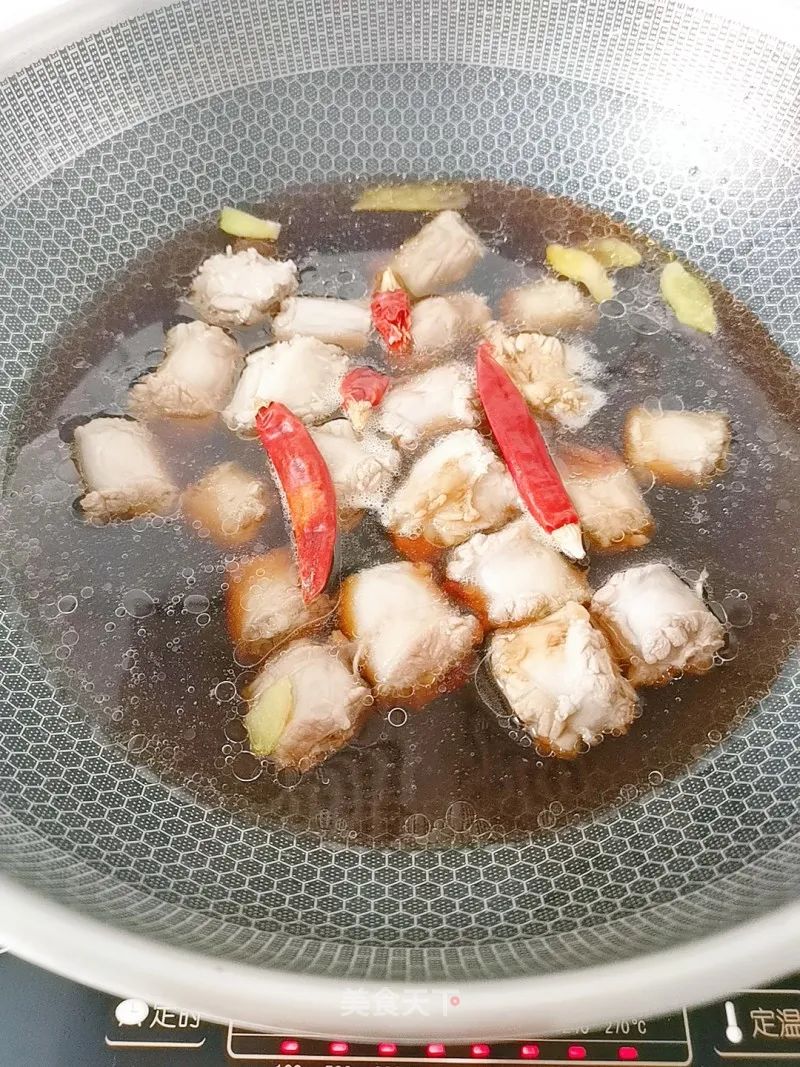 无任何添加的卤鸭货,刚卤出来的鸭货比较麻