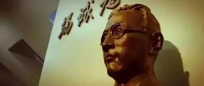 当嘲鸫飞过我的花园——《花间鸟语》的世界