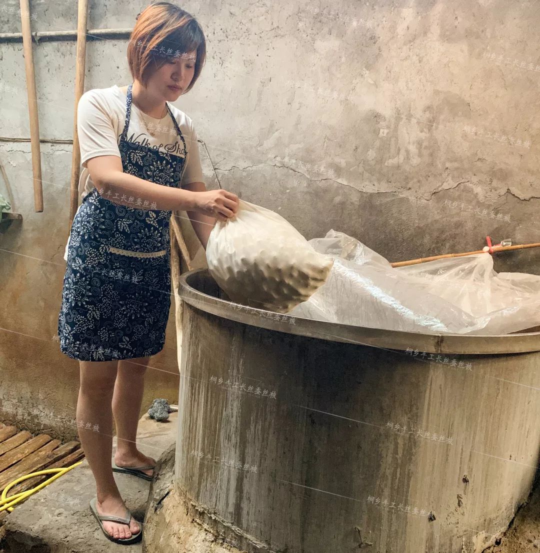 蚕丝被不盖怎么处理,盖蚕丝被的好处还是坏处