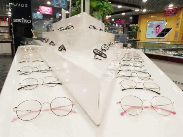 免费给学生捐眼镜的公益活动,公益活动免费送眼镜