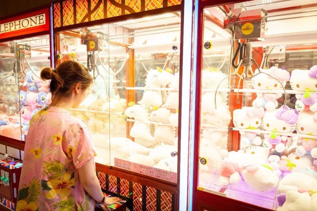 「温泉盛宴狂欢开启」只需28.1元!金水湾金水湾超大浴场两万平(单人洗浴+游泳),游玩旅行的快乐,内含洗浴,游泳,汗蒸,大屏观影