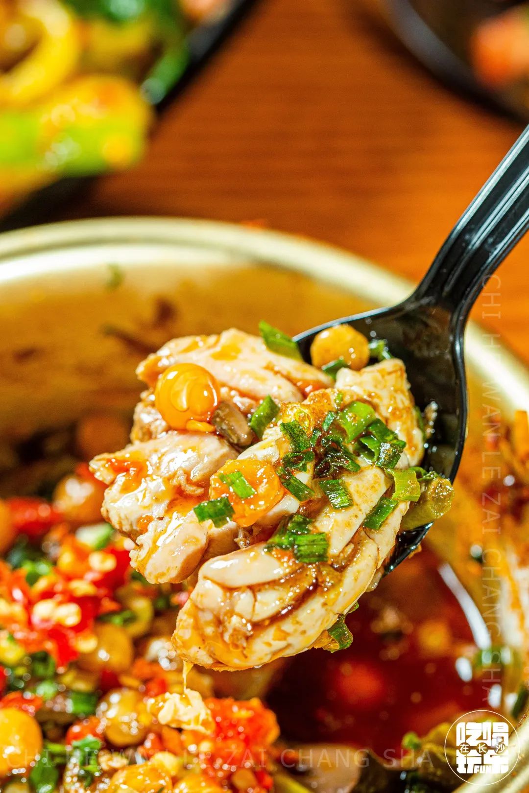 思聪都打卡过的这家成都烧烤店来长沙啦！网红猪鼻筋免费送