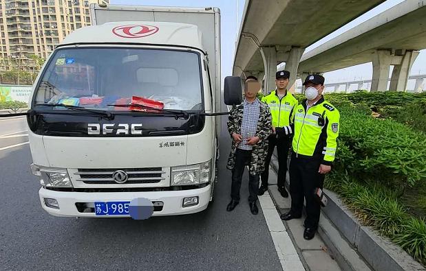 喝酒后遇到紧急情况下能开车吗,白酒喝了第二天能不能开车